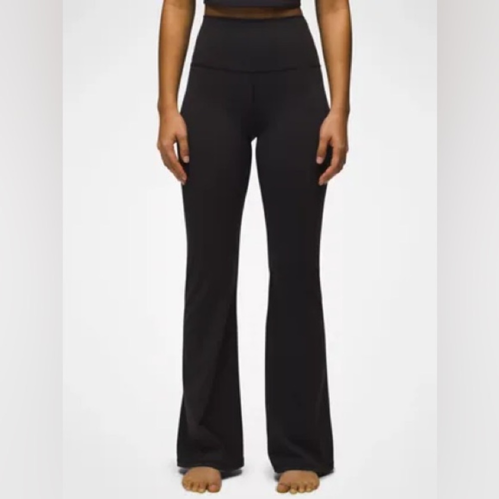 TNA bootleg leggings